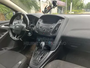 Ford Focus 2016 Gris