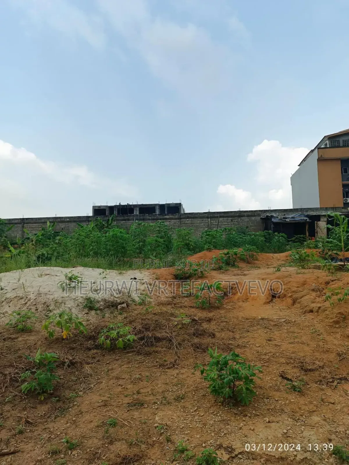 500 M2 AVEC ACD en Vente À Cocody Angre