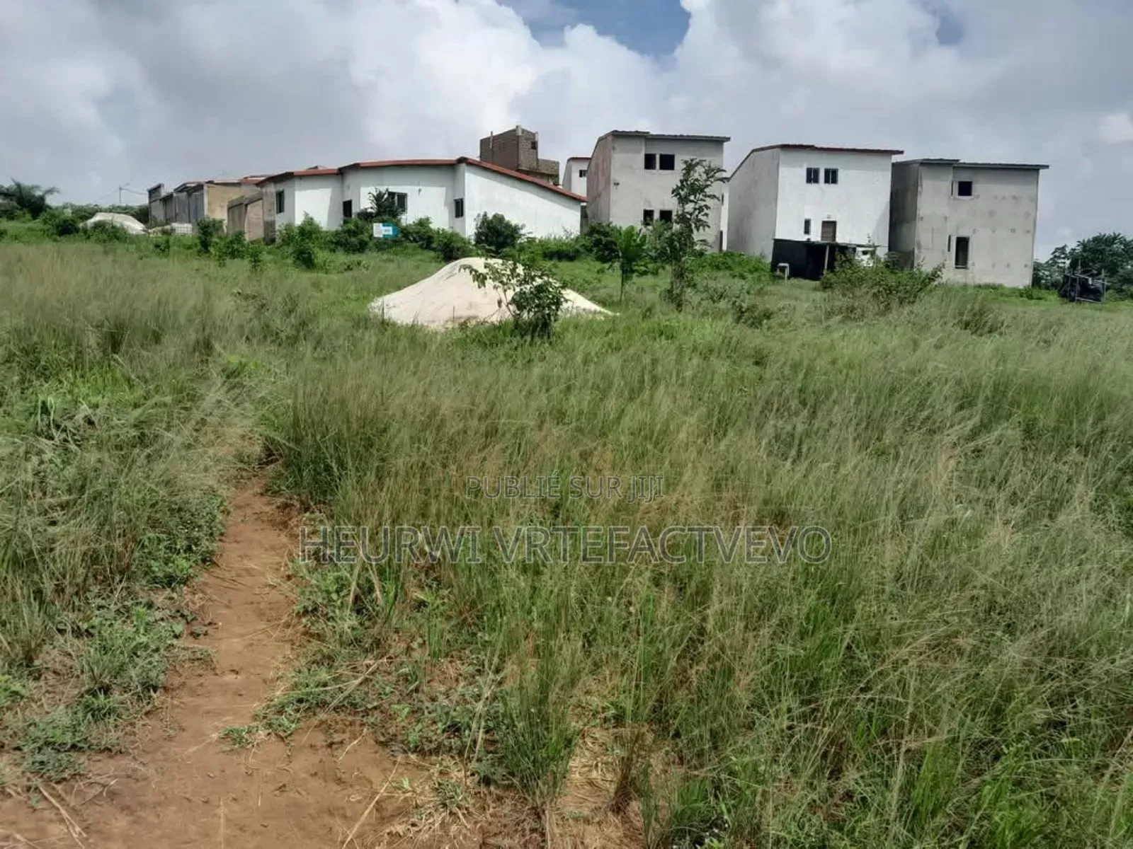 500 M2 AVEC ACD en Vente À Cocody Angre