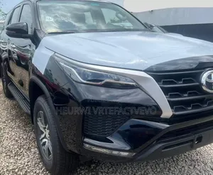 New Toyota Fortuner 4.0 AWD 2024 Noir