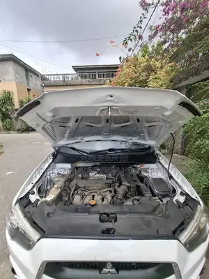 Mitsubishi RVR 2.0 2011 Blanc