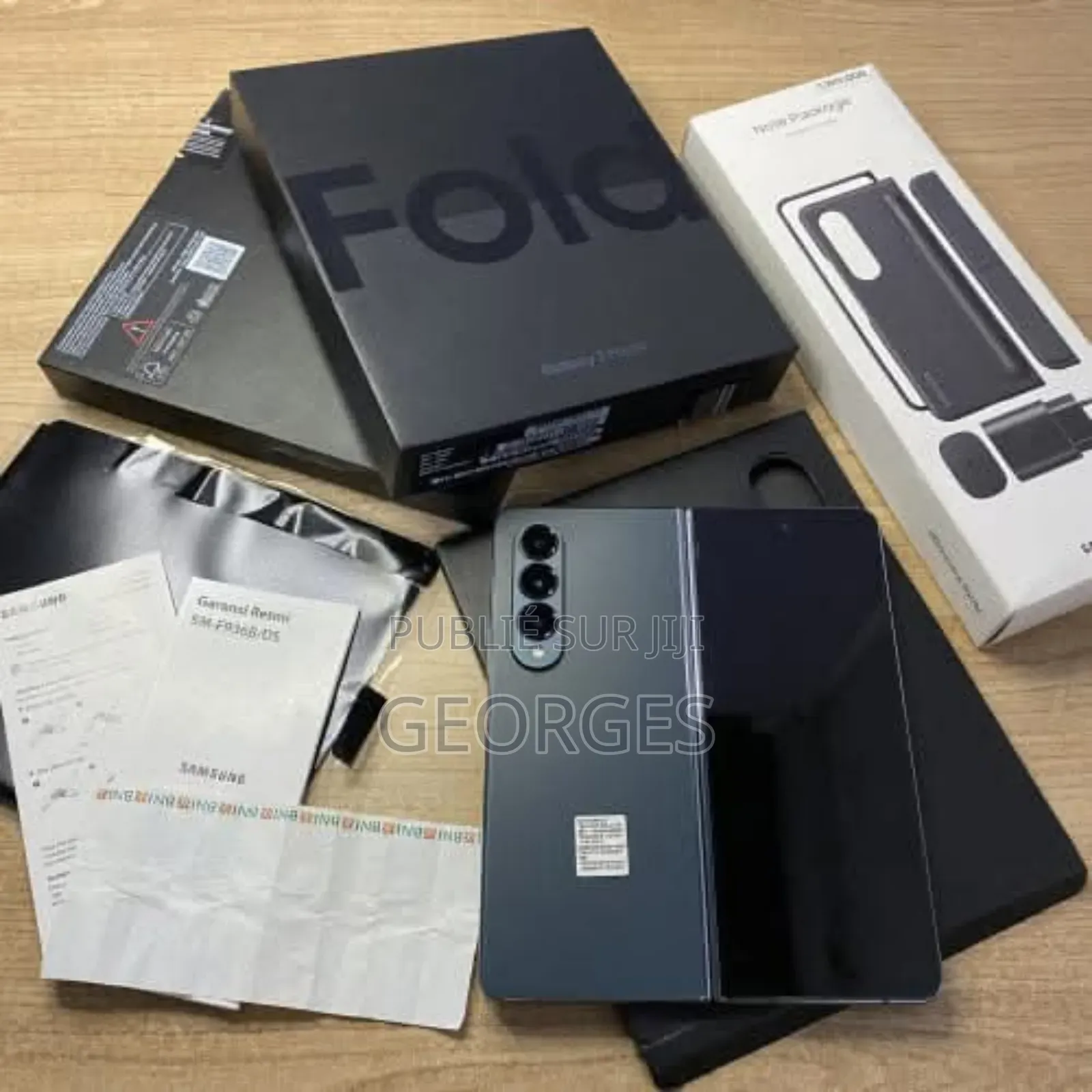 New Samsung Galaxy Z Fold4 256 GB Black