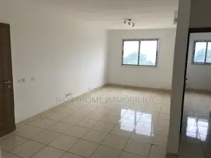 3chbre Appartement dans Samuel, Yopougon à Louer
