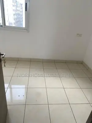 3chbre Appartement dans Samuel, Yopougon à Louer
