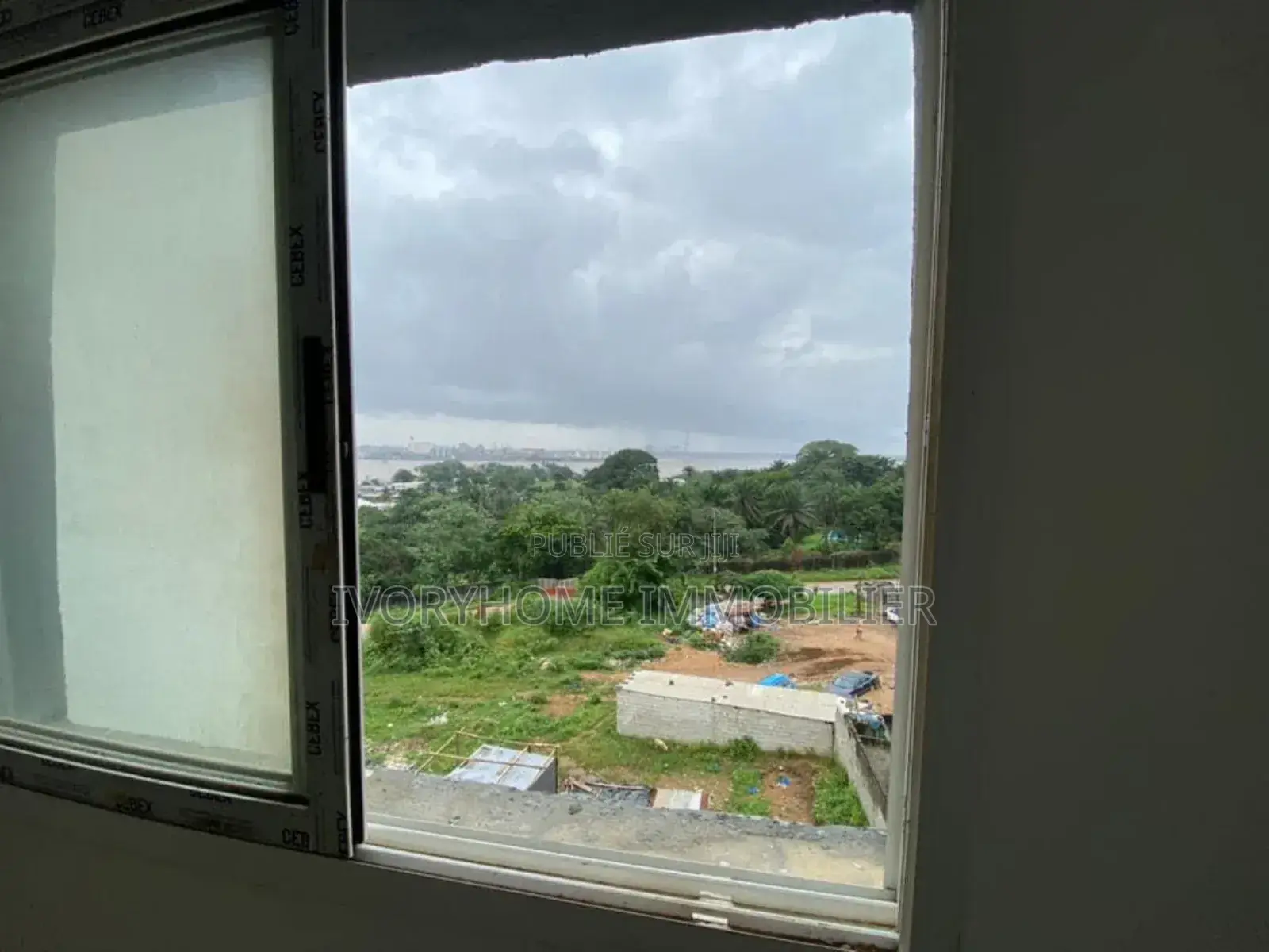 3chbre Appartement dans Samuel, Yopougon à Louer