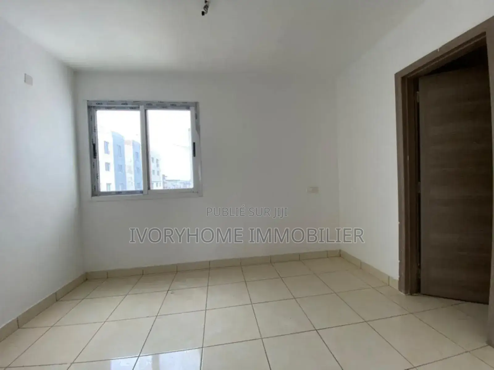 3chbre Appartement dans Samuel, Yopougon à Louer