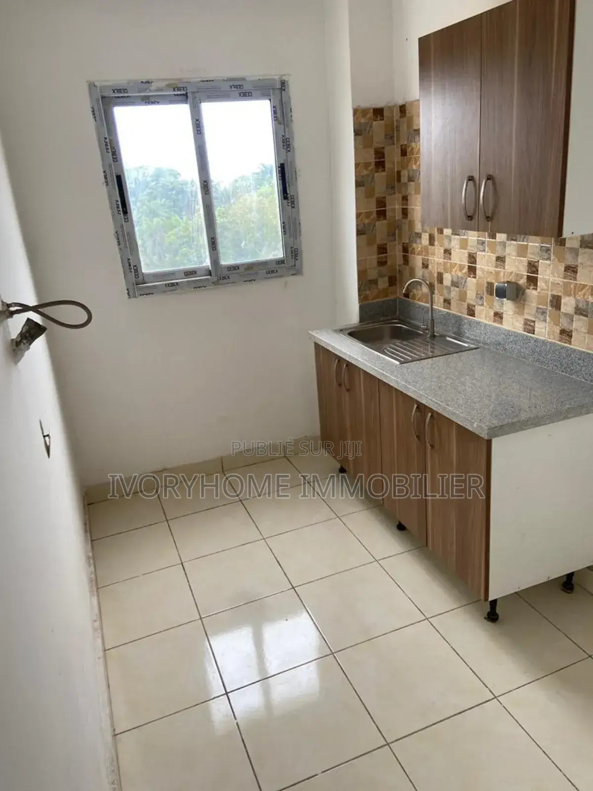 3chbre Appartement dans Samuel, Yopougon à Louer