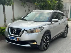 Nissan Kicks S 2019 Gris