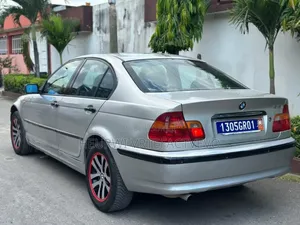 BMW 2002 1995 Gris