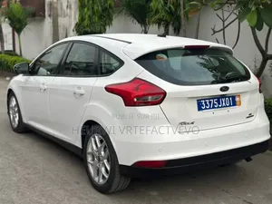 Ford Focus 2015 Blanc