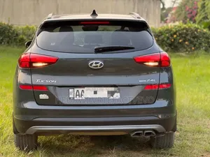 Hyundai Tucson SE 2021 Gris