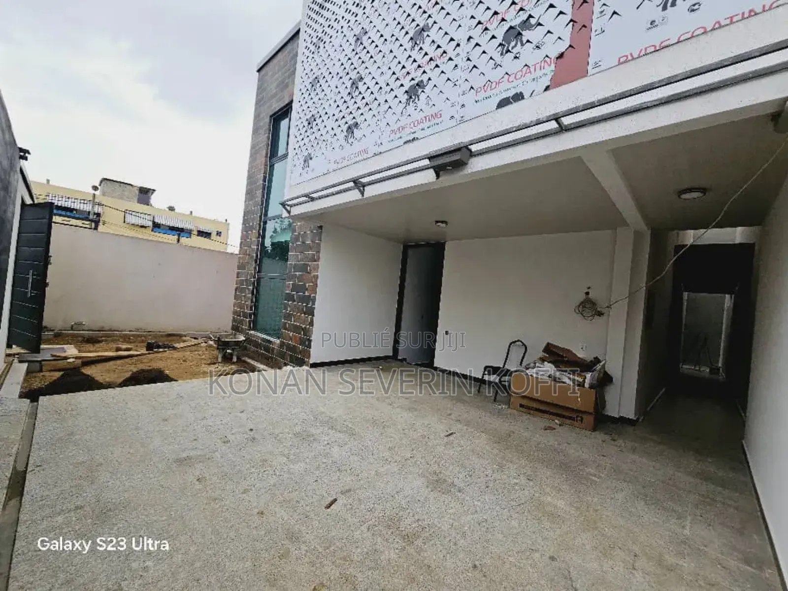 4chbre Duplex dans La Maison Idéale, Cocody à Vendre
