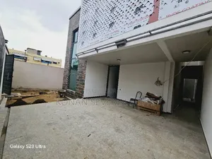 4chbre Duplex dans La Maison Idéale, Cocody à Vendre