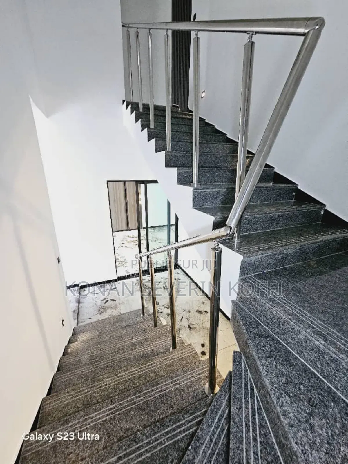 4chbre Duplex dans La Maison Idéale, Cocody à Vendre
