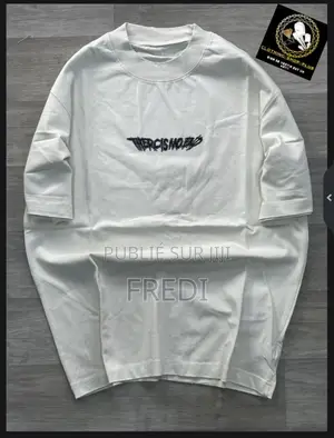 T-Shirt Chic Et Élégant De Qualité