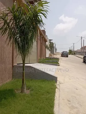 4chbre Duplex dans Isma Immobilier, Cocody à Louer