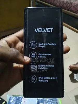 Neuf LG Velours 128 GB Noir