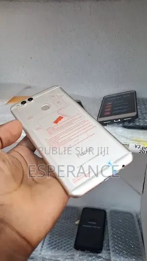 Photo - Huawei Y9 2018 128 GB Bleu