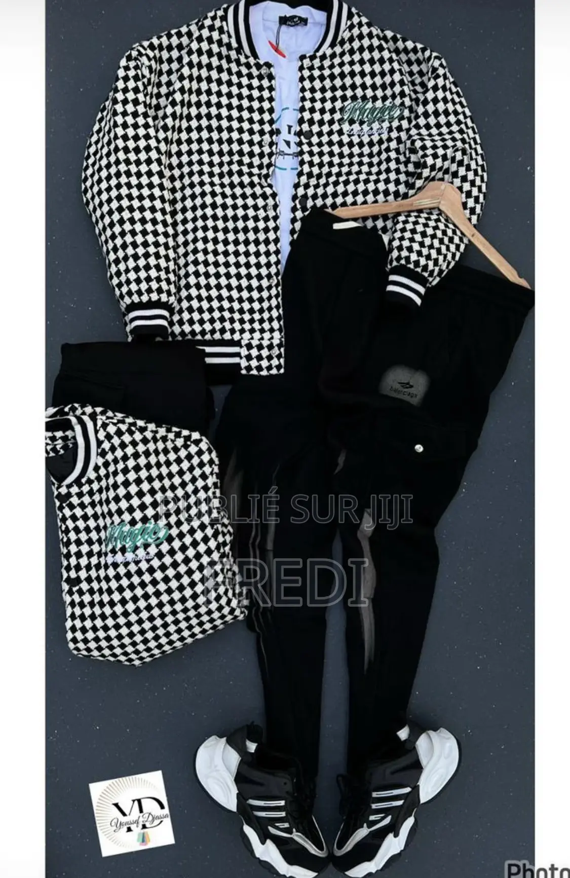 Complet Homme Chic Et Élégant De Qualité