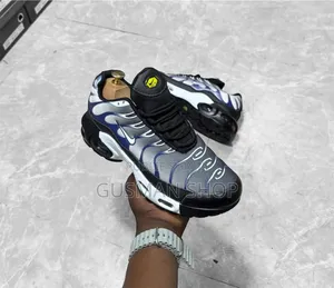 Paires De Chaussures