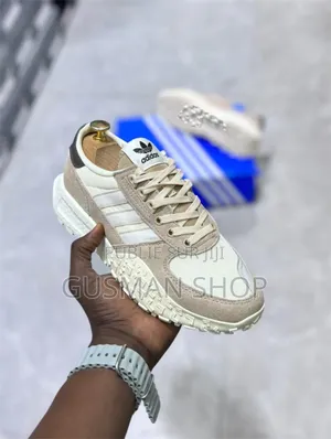 Paires De Chaussures