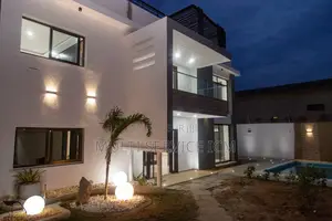 8chbre Duplex dans Ismaël Coulibaly, Cocody à Louer