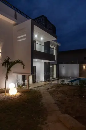 8chbre Duplex dans Ismaël Coulibaly, Cocody à Louer
