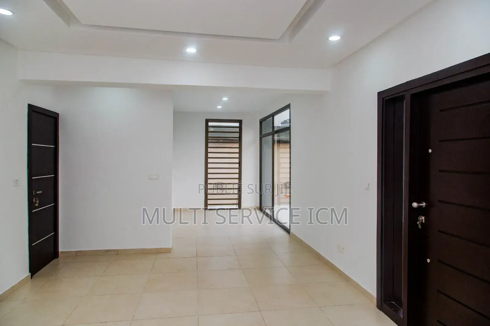 8chbre Duplex dans Ismaël Coulibaly, Cocody à Louer