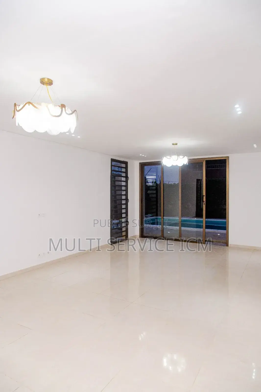 8chbre Duplex dans Ismaël Coulibaly, Cocody à Louer