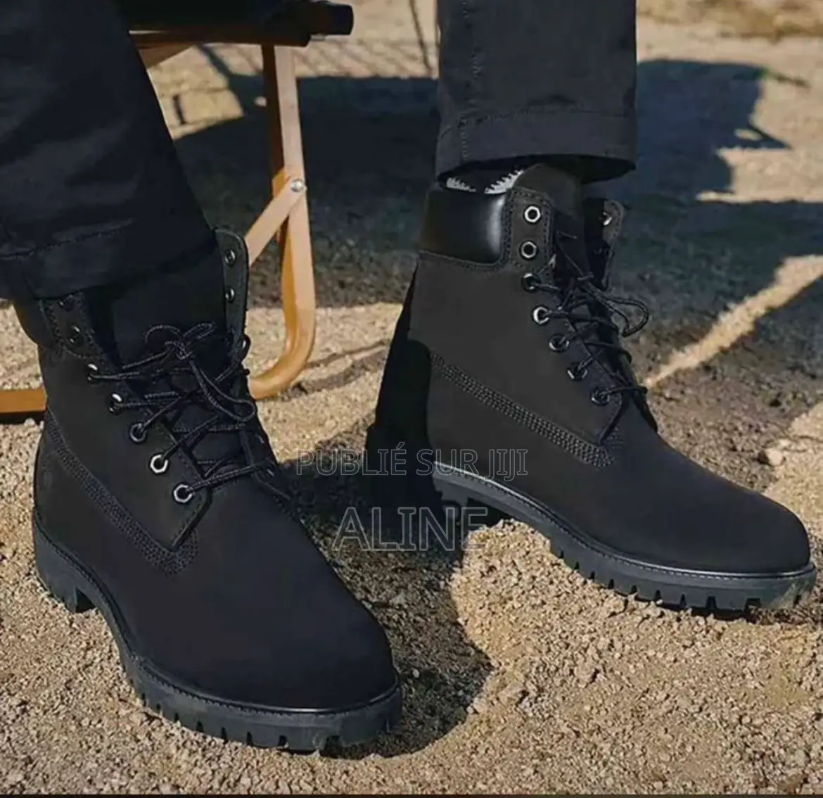 De Belles Paires De Bottes Disponibles