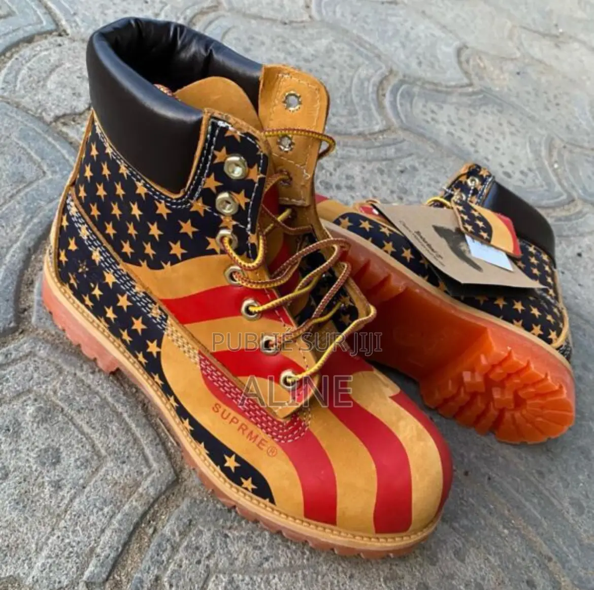 De Belles Paires De Bottes Disponibles