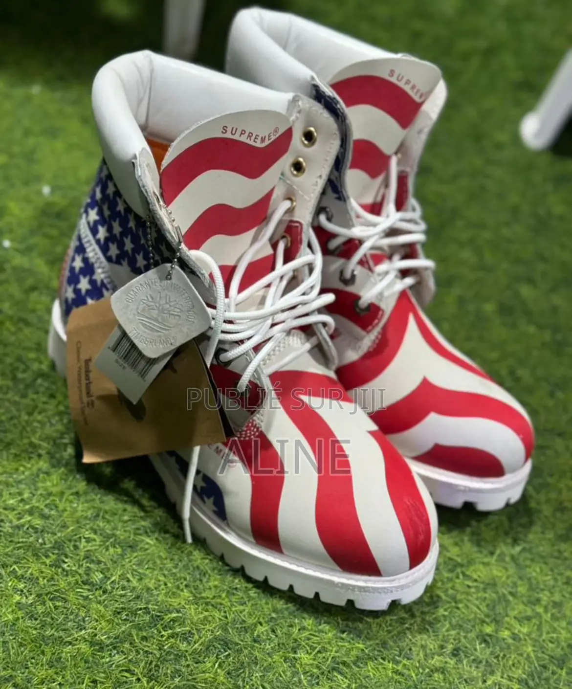 De Belles Paires De Bottes Disponibles