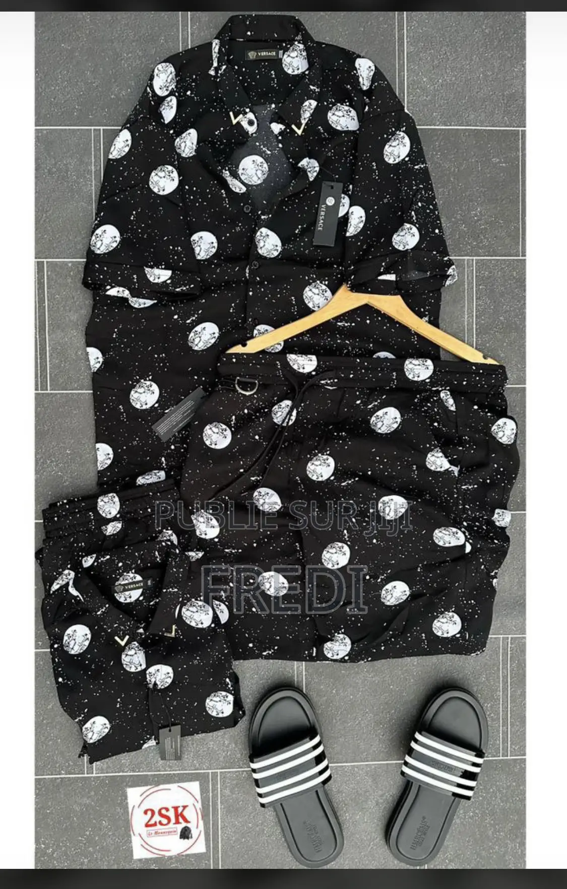 Complet Homme Chic Et Élégant
