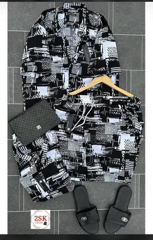 Complet Homme Chic Et Élégant