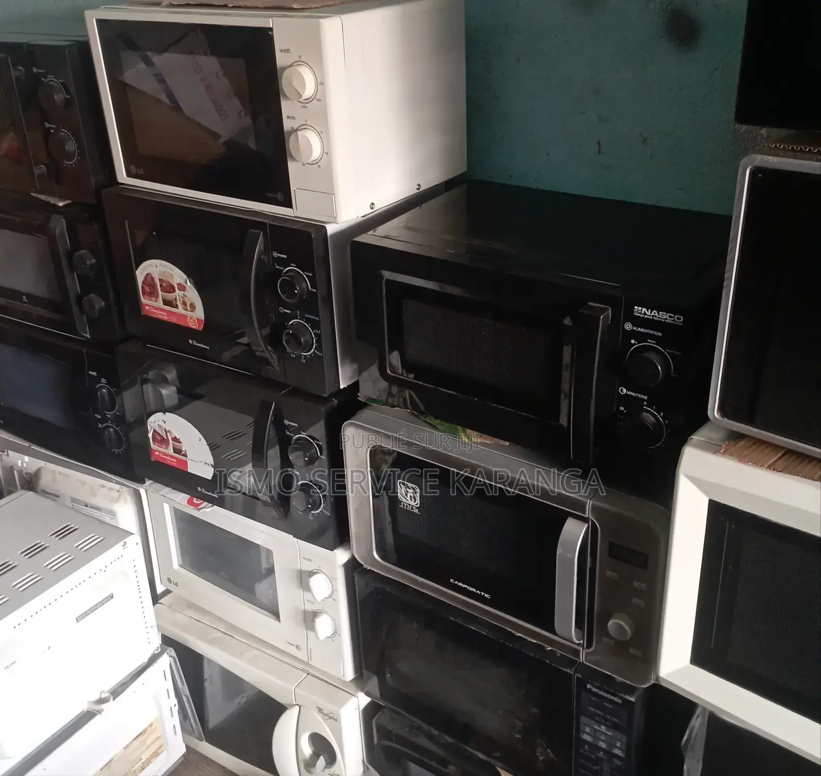 Des Fours Micro-Ondes Disponibles en Très Bon État