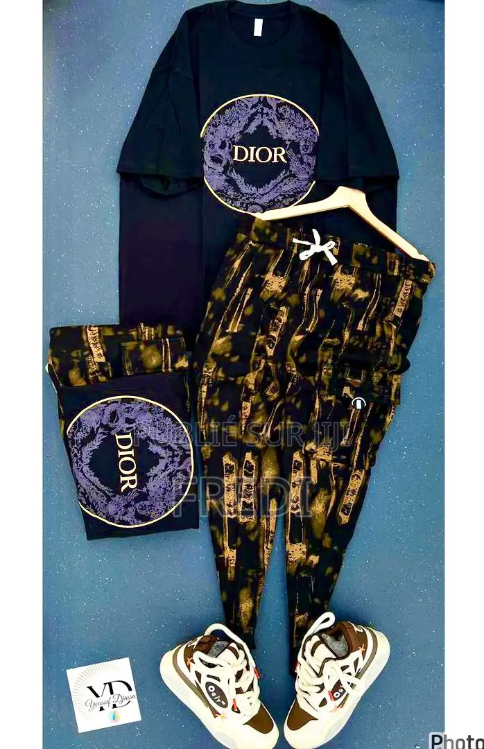 Complet Vêtements Homme Chic Et Élégant