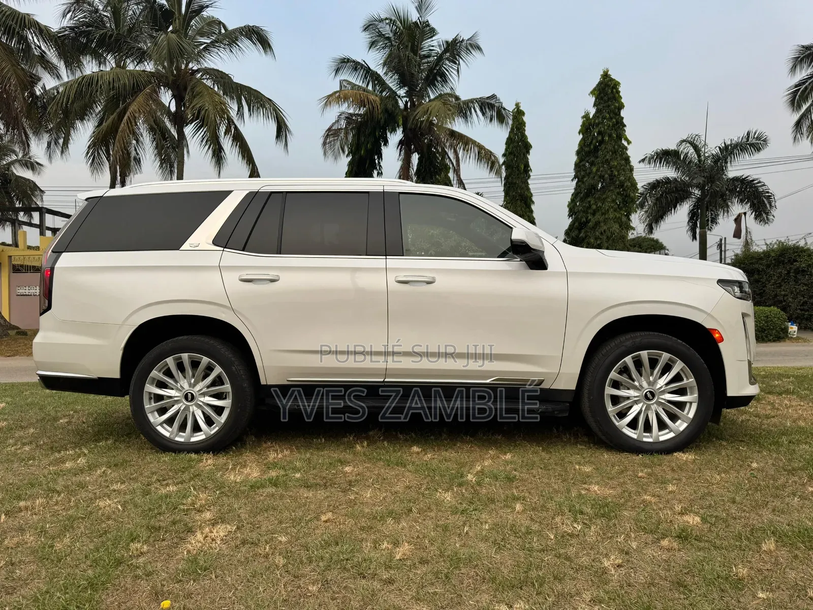 Cadillac Escalade 2023 Beige