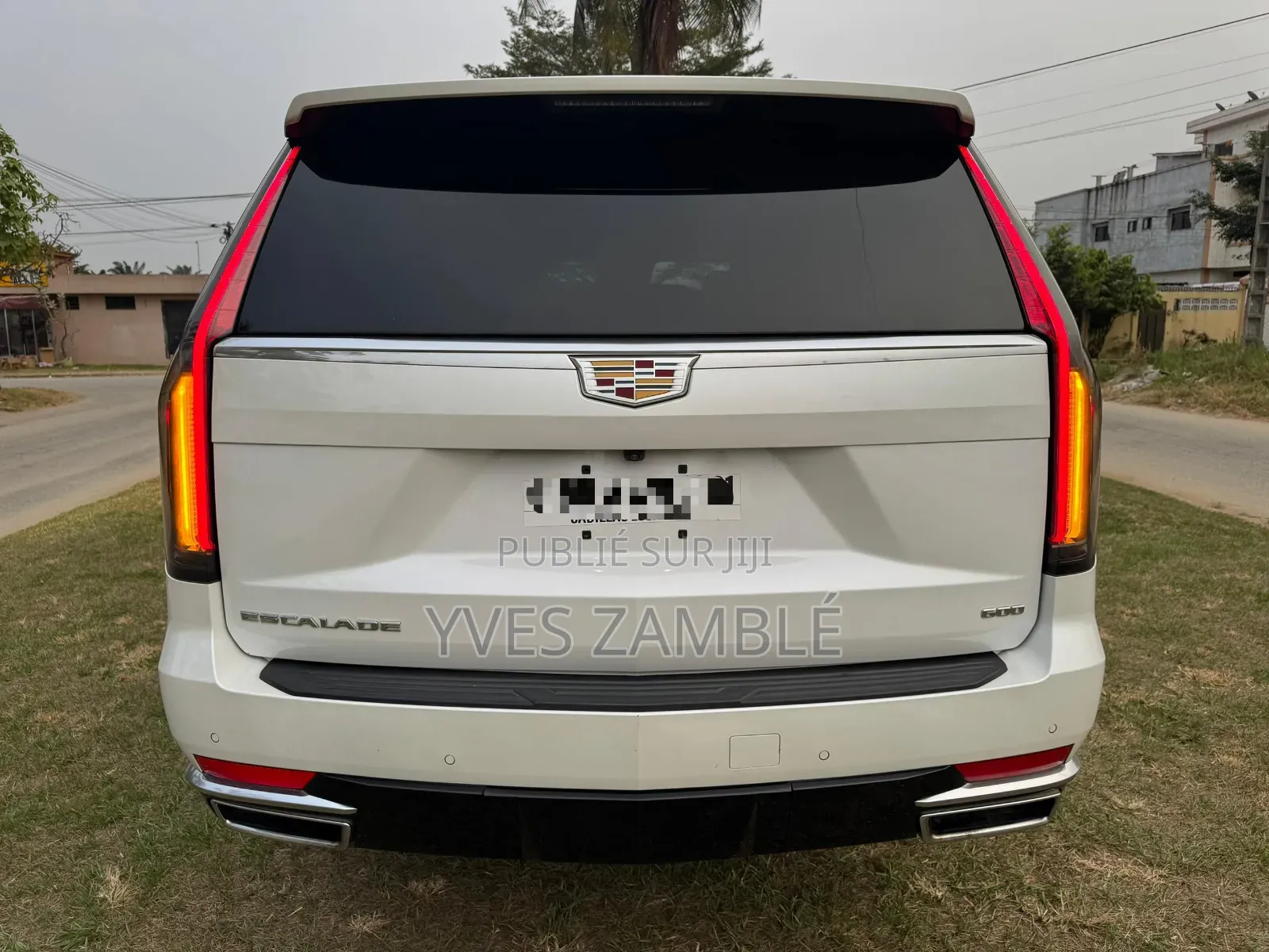 Cadillac Escalade 2023 Beige