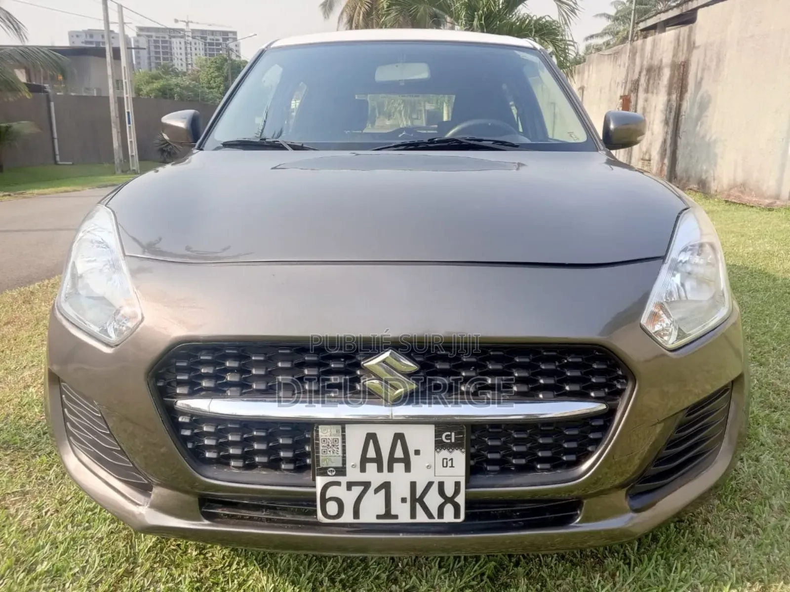 Suzuki Swift 2022 Gris