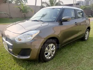 Suzuki Swift 2022 Gris