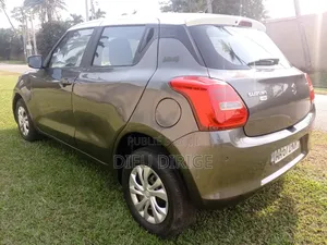 Suzuki Swift 2022 Gris