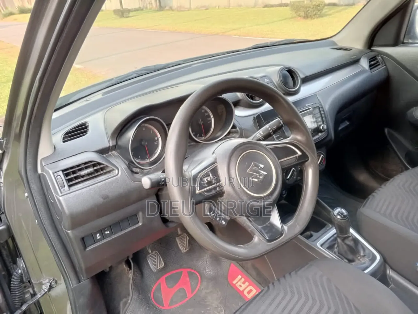 Suzuki Swift 2022 Gris