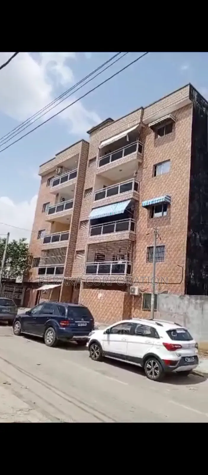 3chbre Appartement dans Beraka Corporation, Cocody à Vendre