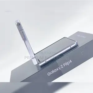 Neuf Samsung Galaxy Z Flip4 256 GB Violet