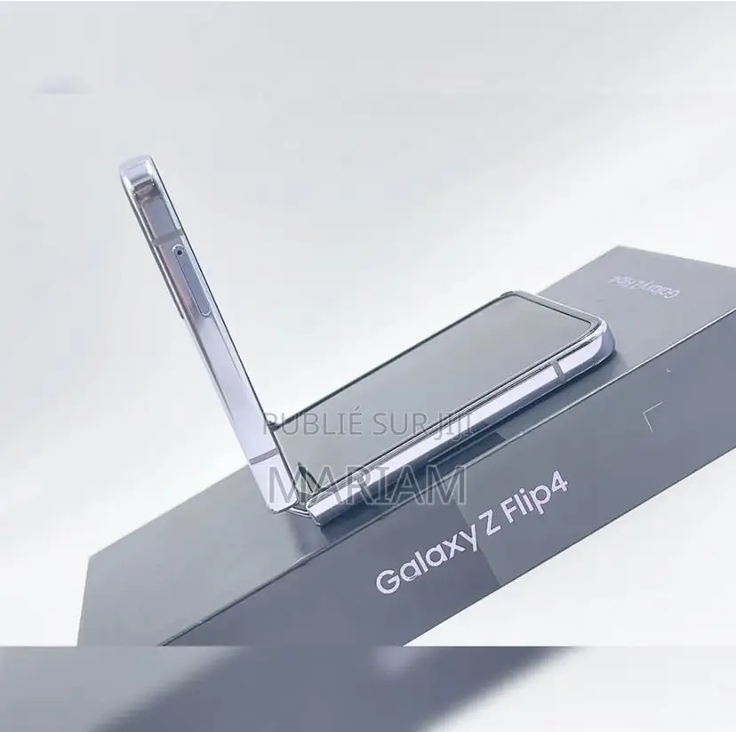 New Samsung Galaxy Z Flip4 256 GB Violet