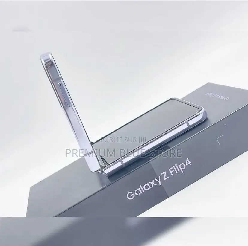 Neuf Samsung Galaxy Z Flip4 256 GB Violet