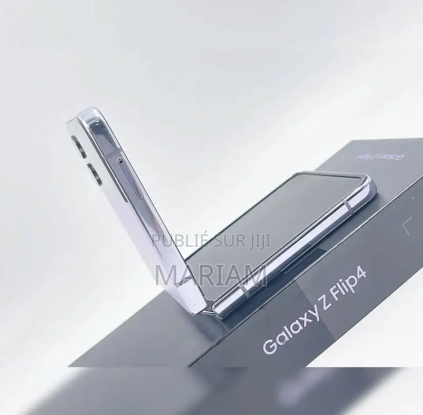 New Samsung Galaxy Z Flip4 256 GB Violet