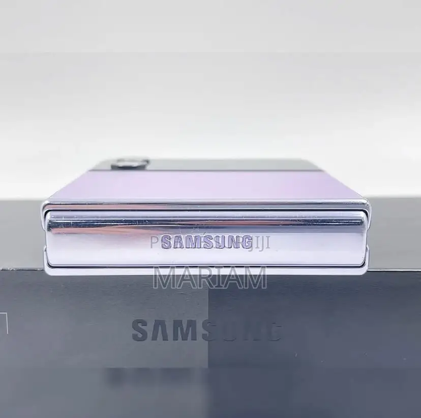 New Samsung Galaxy Z Flip4 256 GB Violet