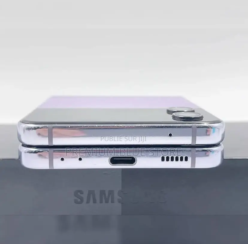 Neuf Samsung Galaxy Z Flip4 256 GB Violet