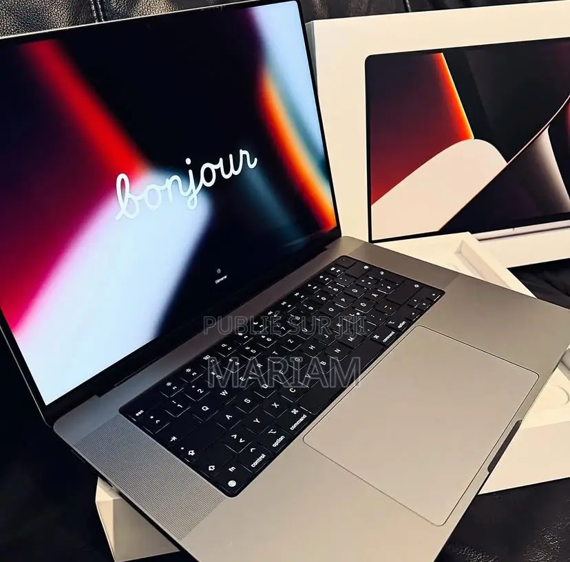 New Apple MacBook Pro M1 16GB Apple M1 Pro SSD 512GB